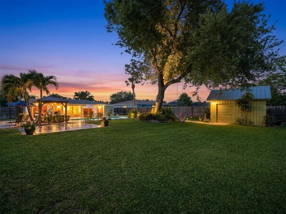 1129 Riviera St, Venice, FL 34285