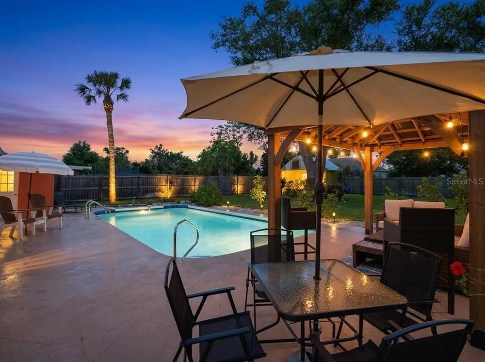 1129 Riviera St, Venice, FL 34285