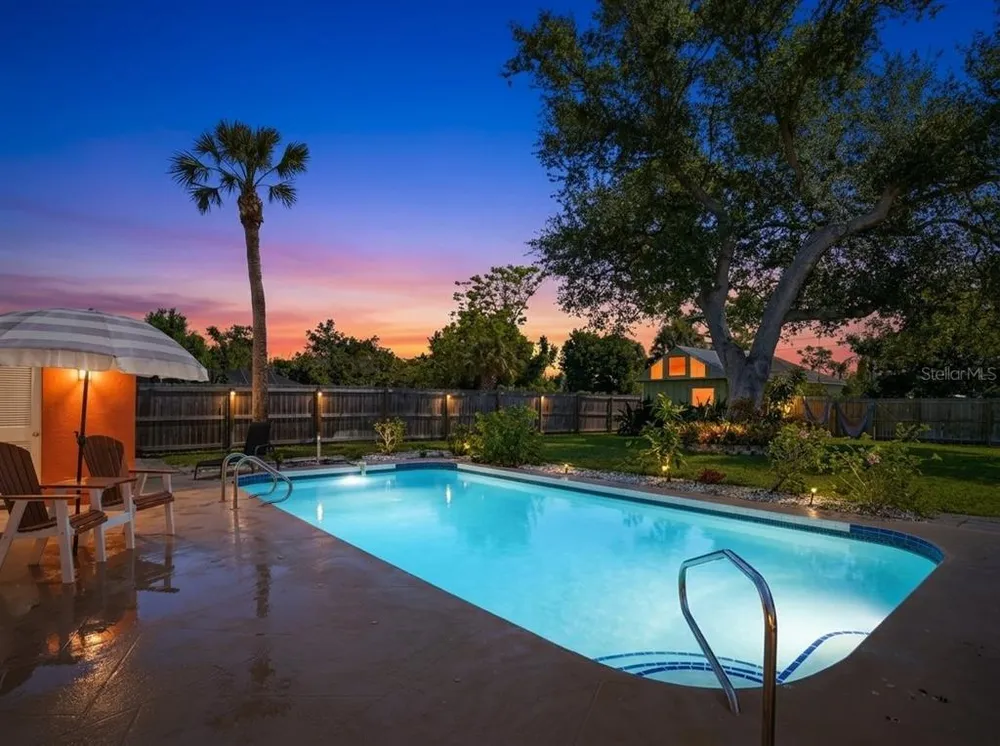 1129 Riviera St, Venice, FL 34285