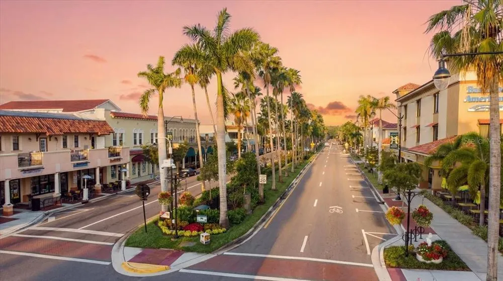 1129 Riviera St, Venice, FL 34285