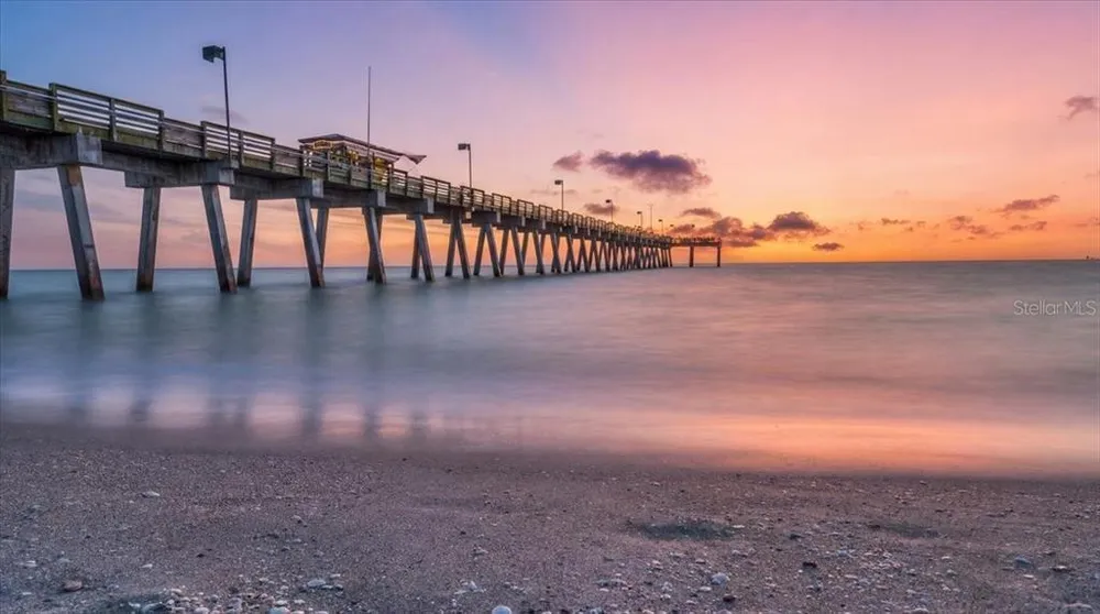 1129 Riviera St, Venice, FL 34285