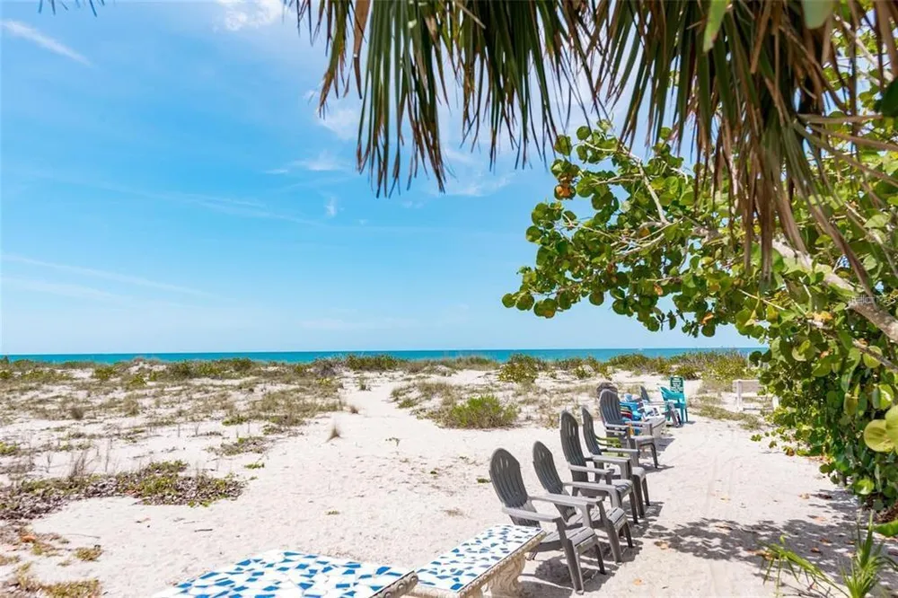 1129 Riviera St, Venice, FL 34285