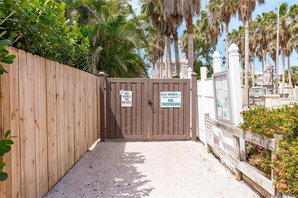 1129 Riviera St, Venice, FL 34285