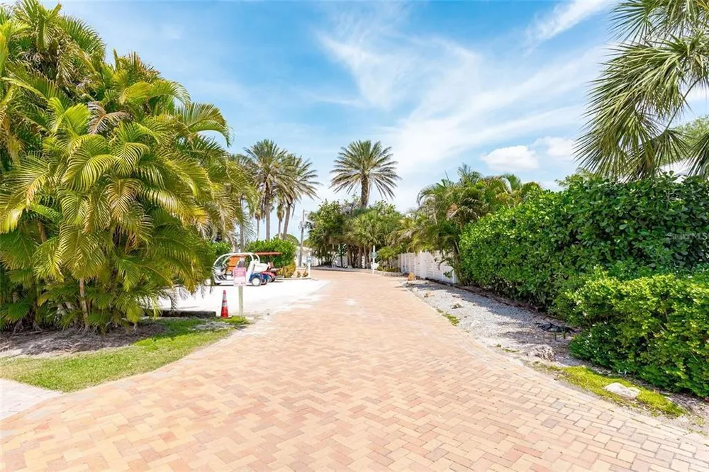 1129 Riviera St, Venice, FL 34285