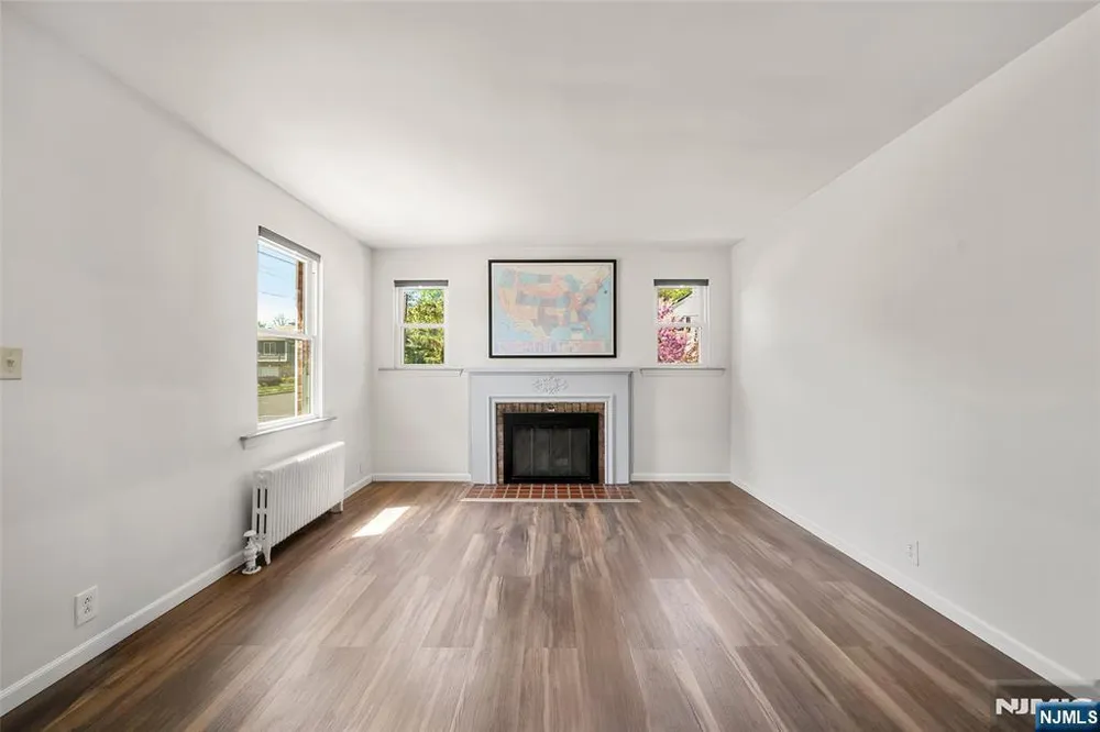 3 Wolcott Rd, Dumont, NJ 07628