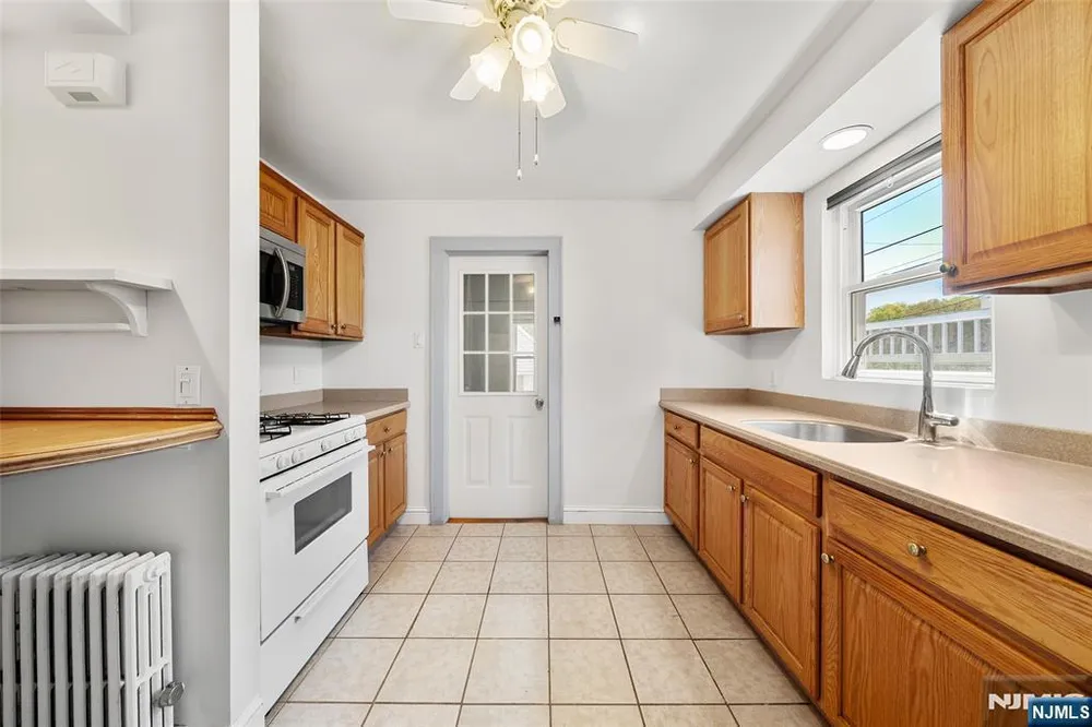 3 Wolcott Rd, Dumont, NJ 07628