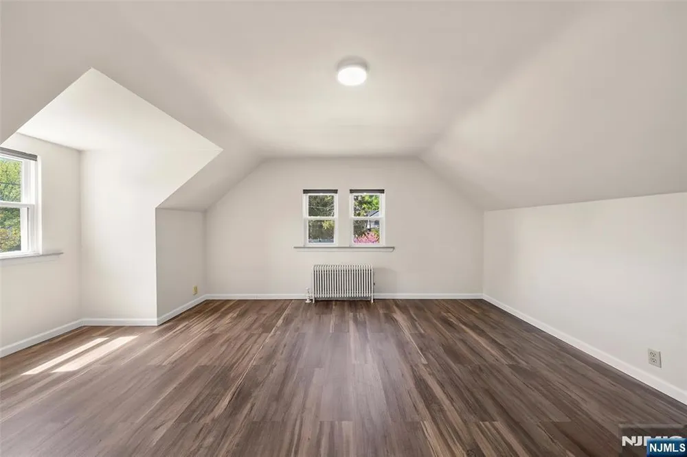 3 Wolcott Rd, Dumont, NJ 07628