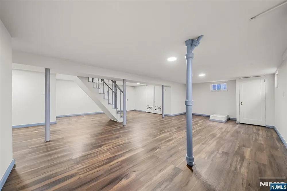 3 Wolcott Rd, Dumont, NJ 07628