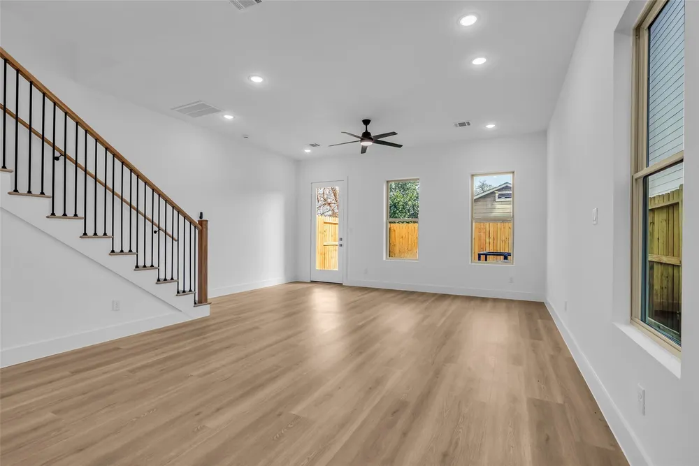 1504 Griffin St, Houston, TX 77009-1544