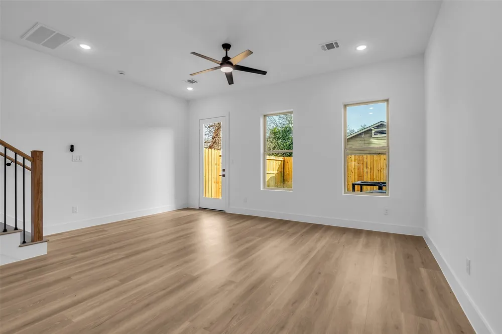 1504 Griffin St, Houston, TX 77009-1544