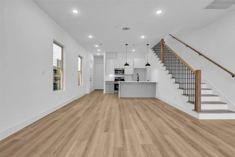 1504 Griffin St, Houston, TX 77009-1544
