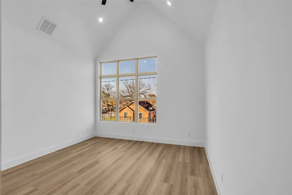 1504 Griffin St, Houston, TX 77009-1544