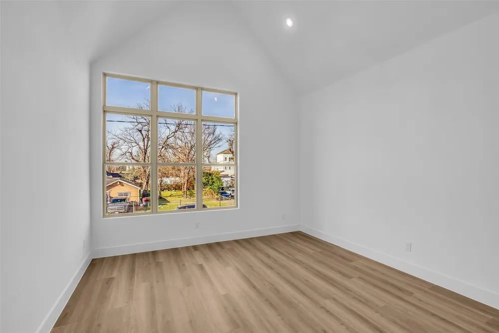 1504 Griffin St, Houston, TX 77009-1544