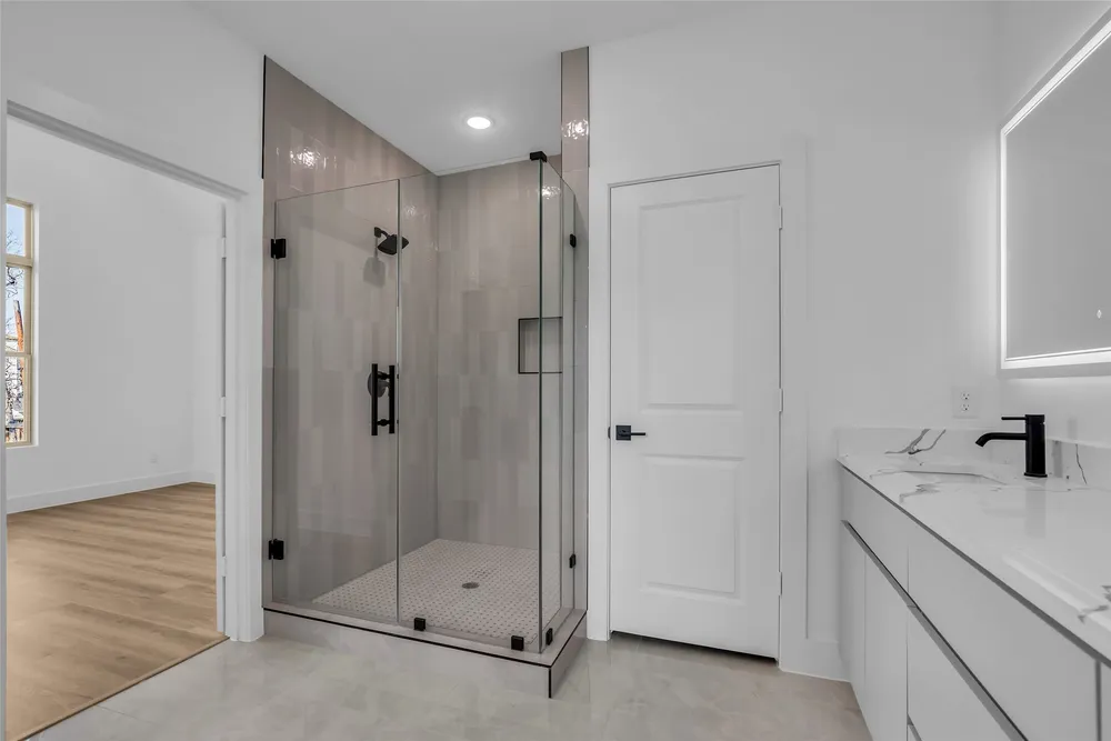 1504 Griffin St, Houston, TX 77009-1544