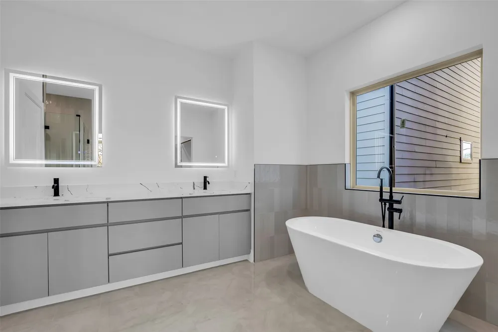 1504 Griffin St, Houston, TX 77009-1544