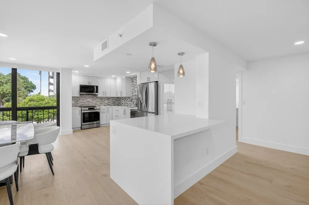 1732 Bridgewood Dr, Boca Raton, FL 33434