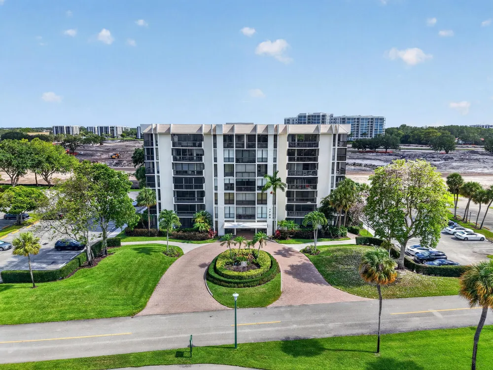 1732 Bridgewood Dr, Boca Raton, FL 33434