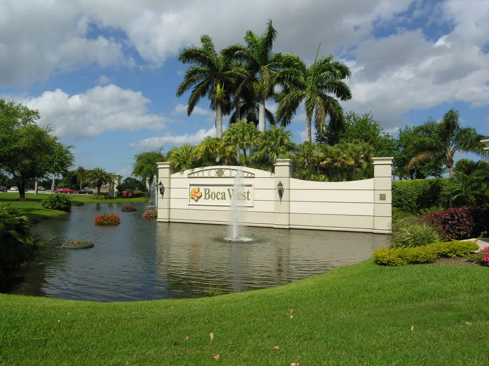 1732 Bridgewood Dr, Boca Raton, FL 33434