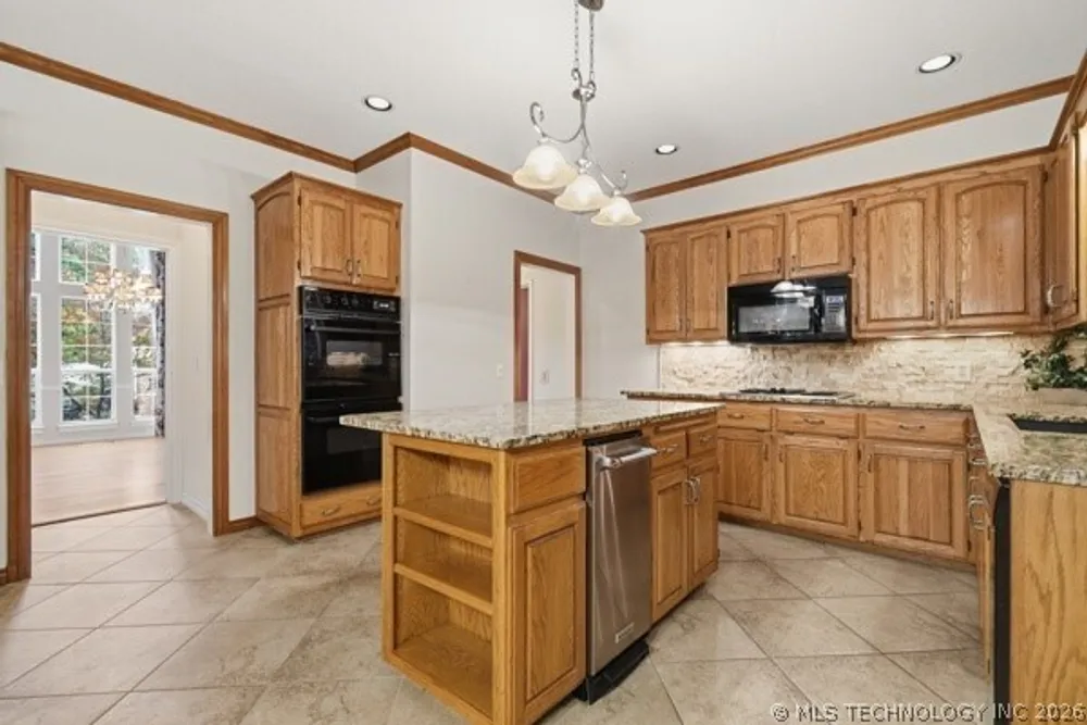 3603 S Orange Circle, Broken Arrow, OK 74011