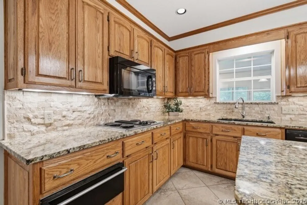 3603 S Orange Circle, Broken Arrow, OK 74011