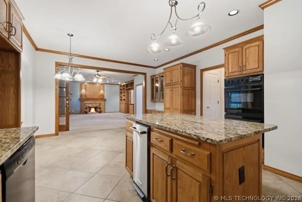3603 S Orange Circle, Broken Arrow, OK 74011