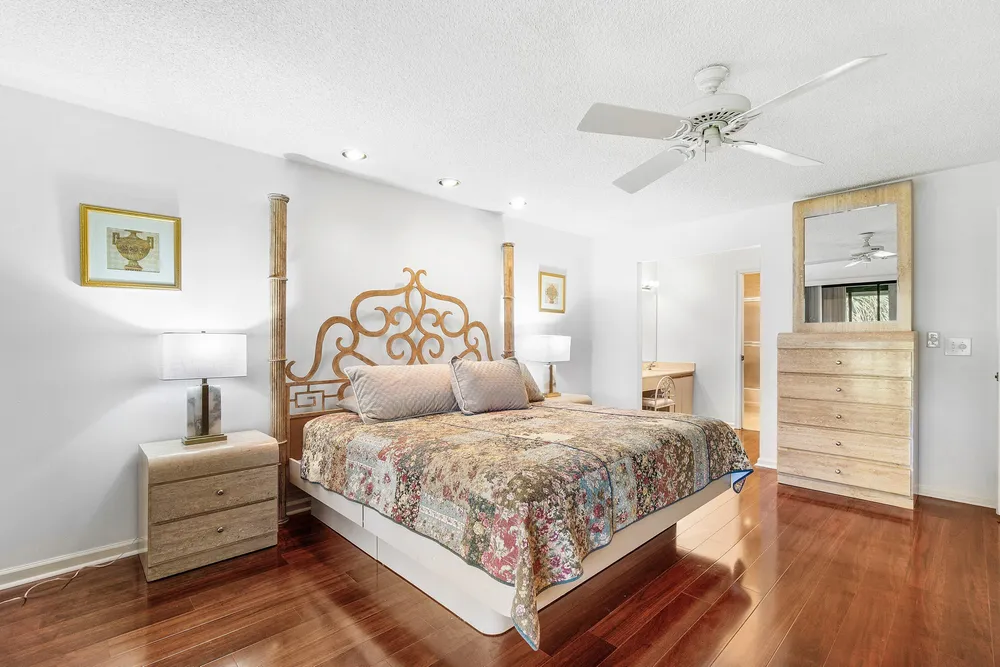 10137 Mangrove Dr, Boynton Beach, FL 33437