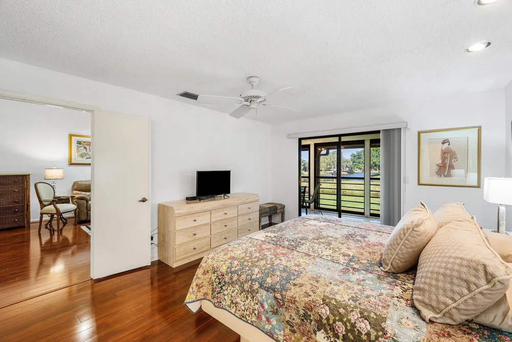 10137 Mangrove Dr, Boynton Beach, FL 33437