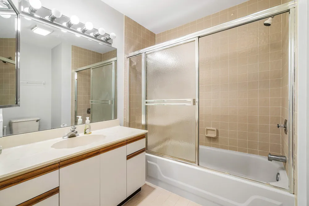 10137 Mangrove Dr, Boynton Beach, FL 33437