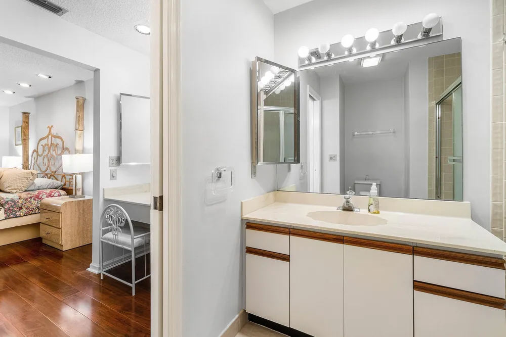10137 Mangrove Dr, Boynton Beach, FL 33437