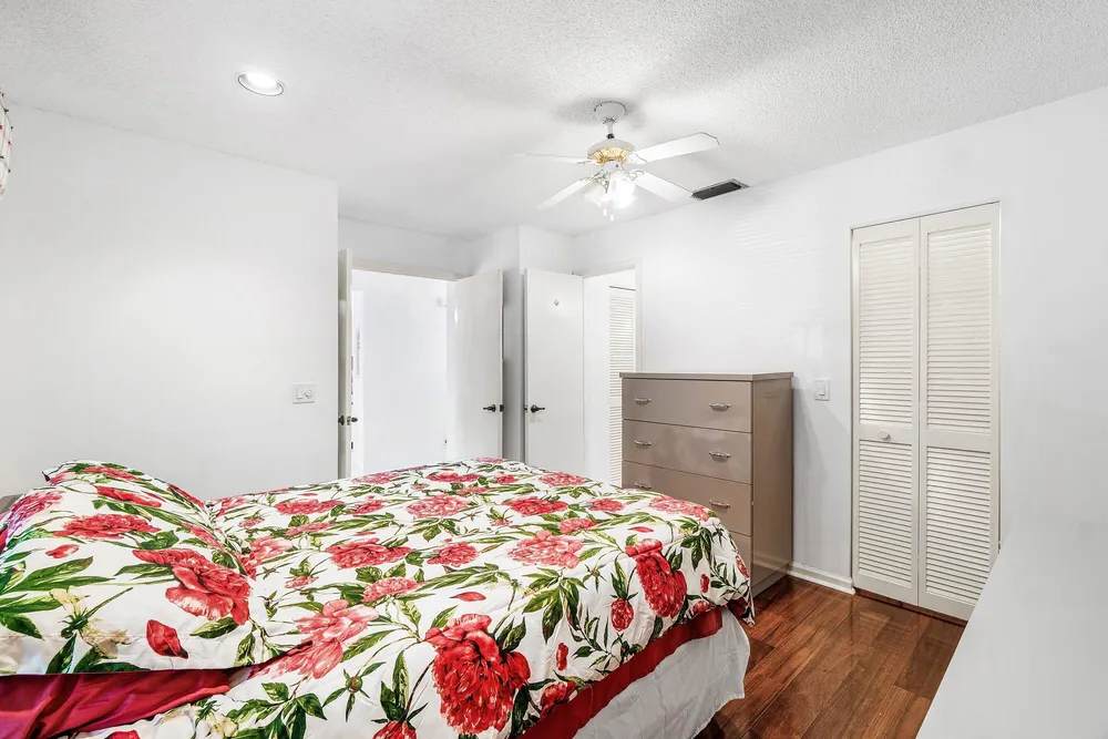 10137 Mangrove Dr, Boynton Beach, FL 33437