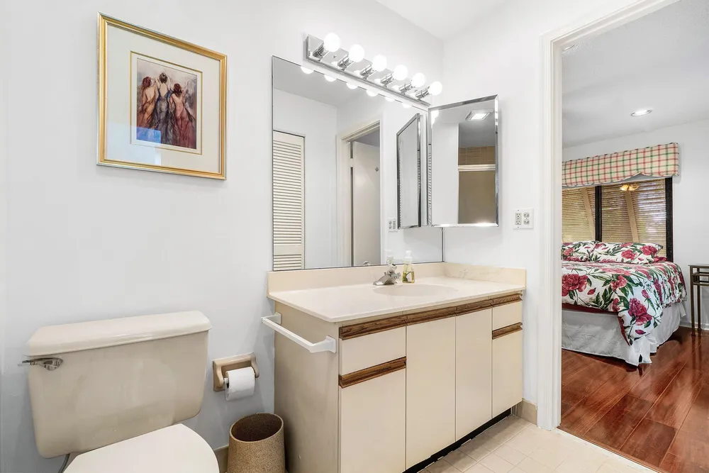 10137 Mangrove Dr, Boynton Beach, FL 33437