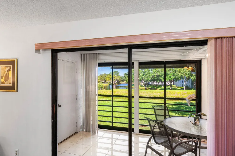 10137 Mangrove Dr, Boynton Beach, FL 33437