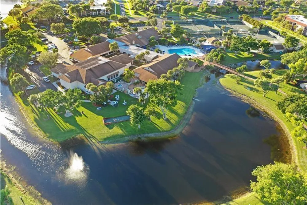 10137 Mangrove Dr, Boynton Beach, FL 33437