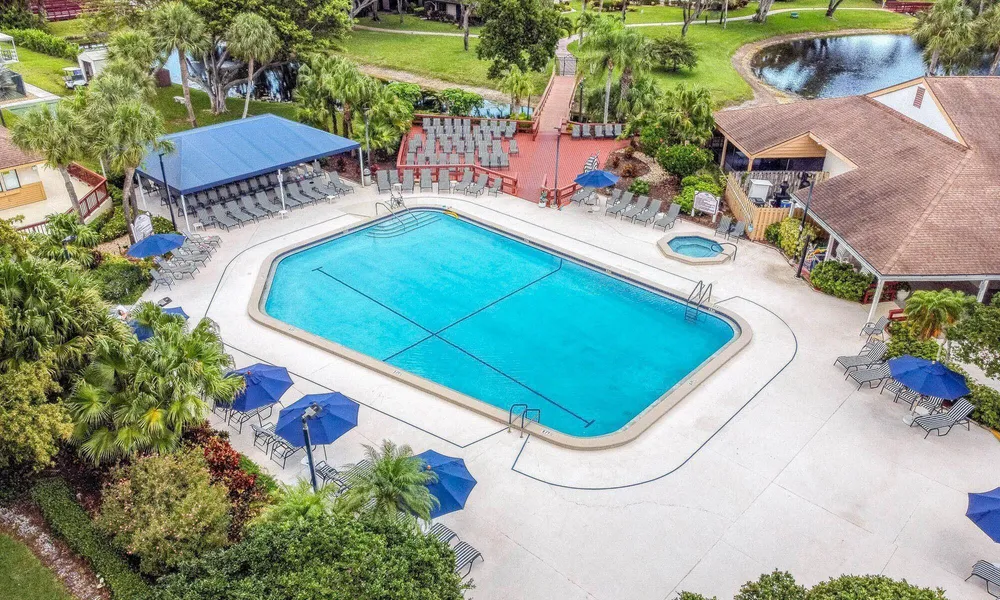 10137 Mangrove Dr, Boynton Beach, FL 33437