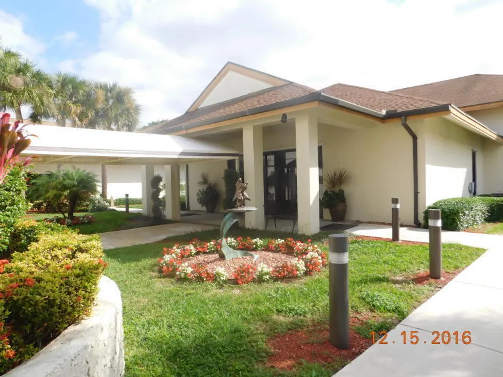 10137 Mangrove Dr, Boynton Beach, FL 33437