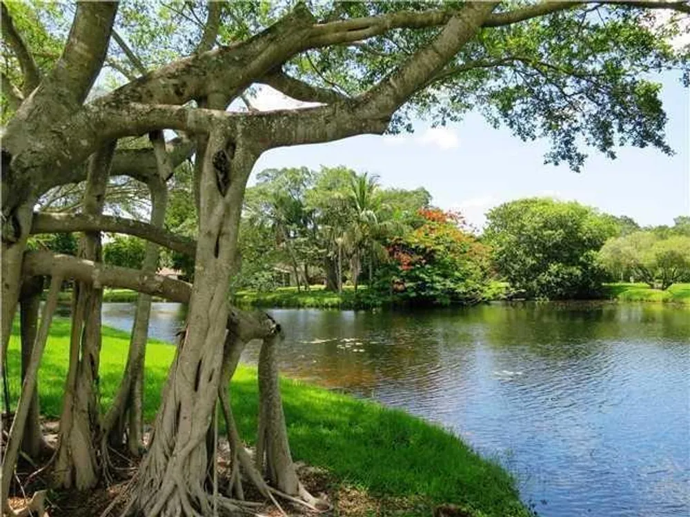 10137 Mangrove Dr, Boynton Beach, FL 33437