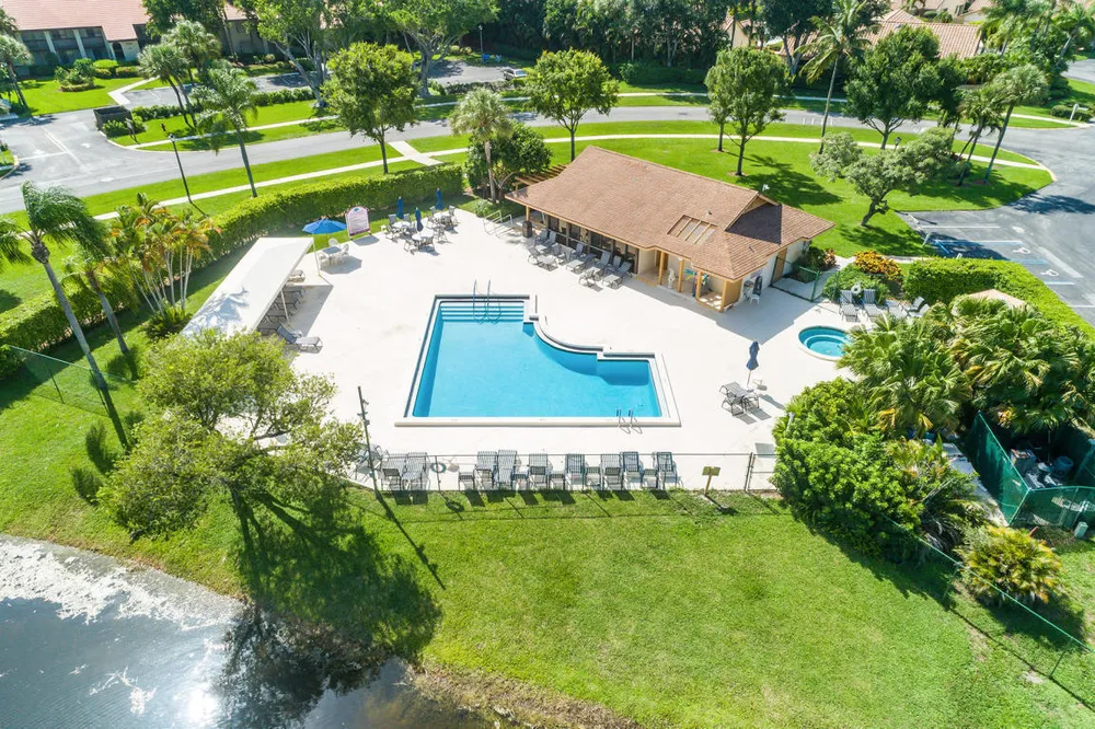 10137 Mangrove Dr, Boynton Beach, FL 33437