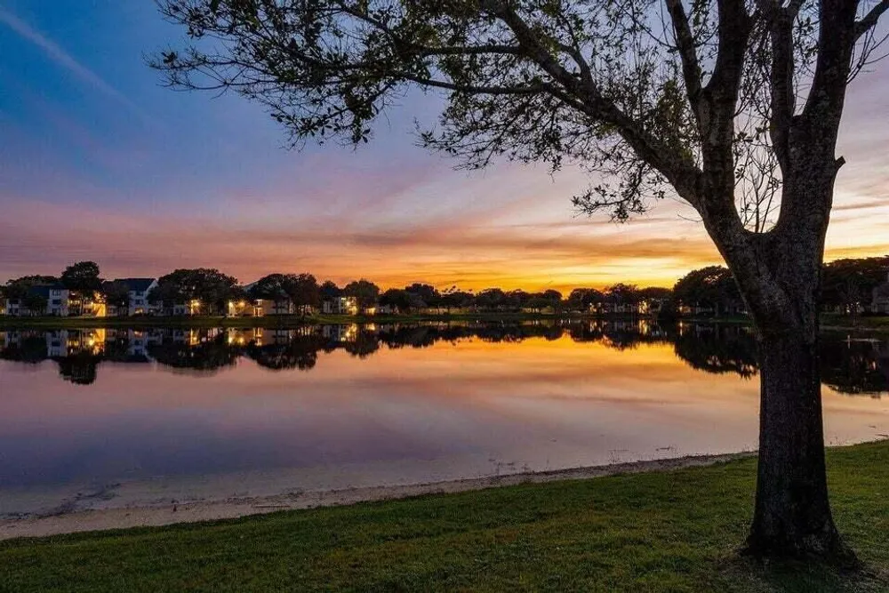 10137 Mangrove Dr, Boynton Beach, FL 33437