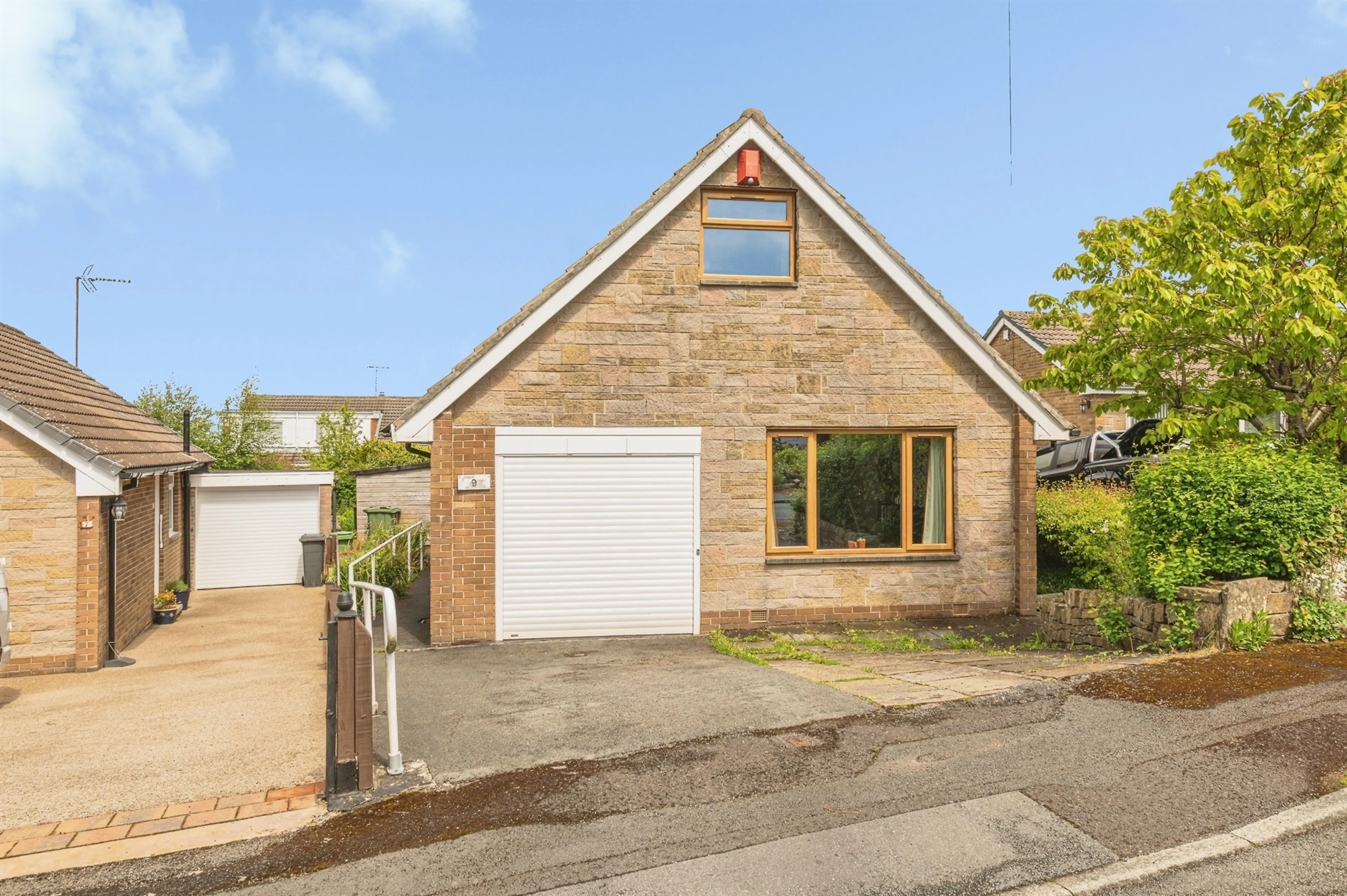 Property at Moorland Close, Linthwaite, Huddersfield