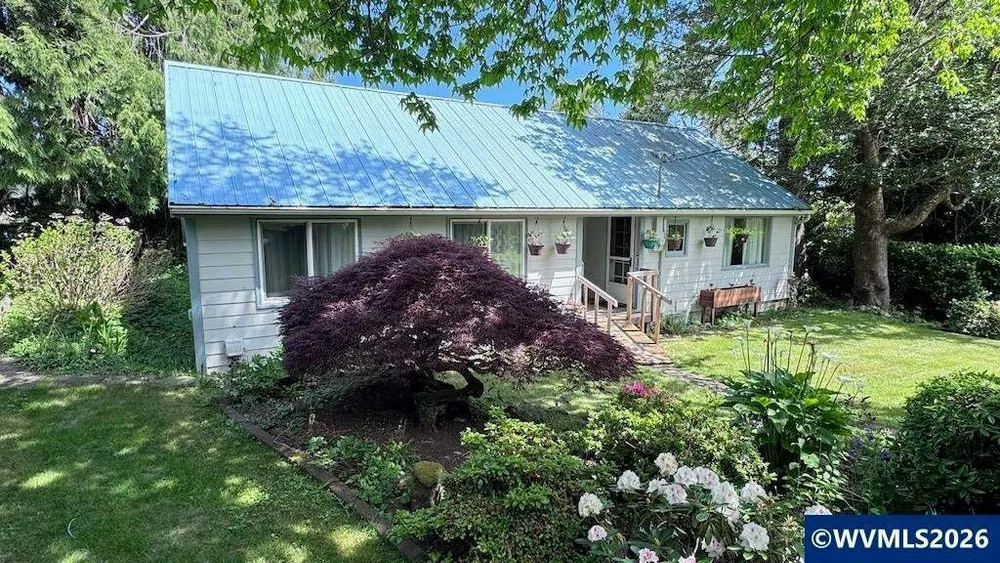 2032 SE Garden Way, Waldport, OR 97394