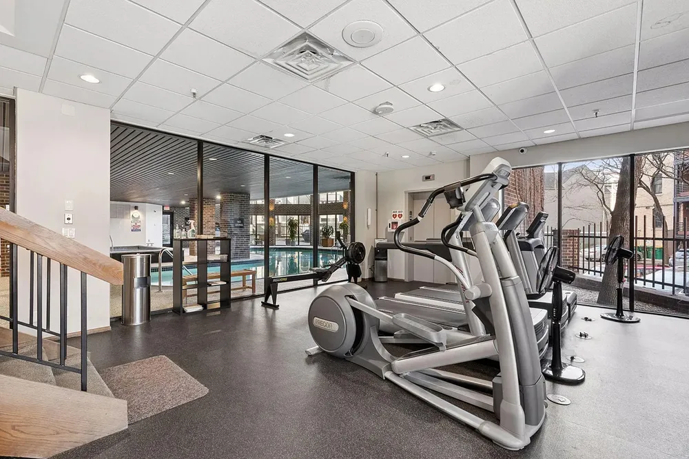 1235 Yale Pl, Minneapolis, MN 55403