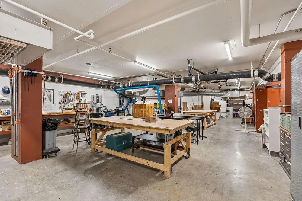 1235 Yale Pl, Minneapolis, MN 55403