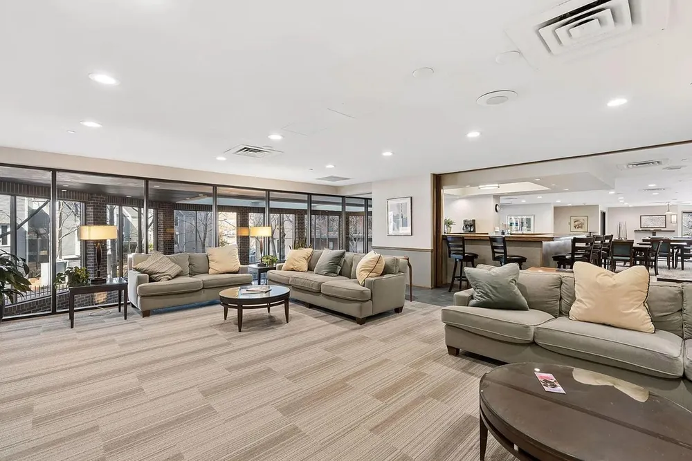 1235 Yale Pl, Minneapolis, MN 55403