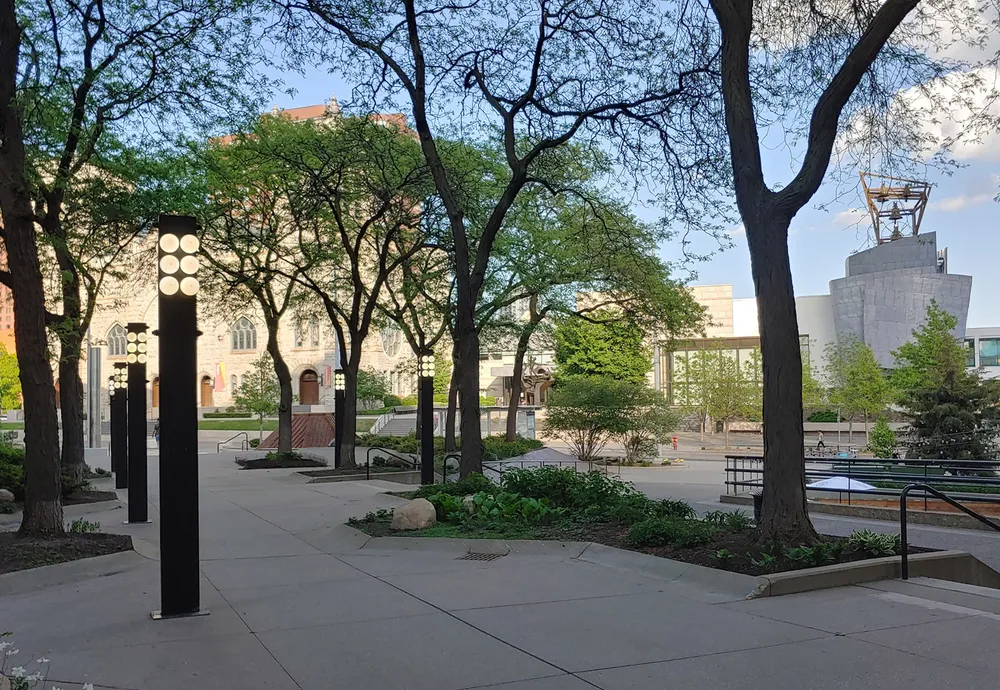 1235 Yale Pl, Minneapolis, MN 55403