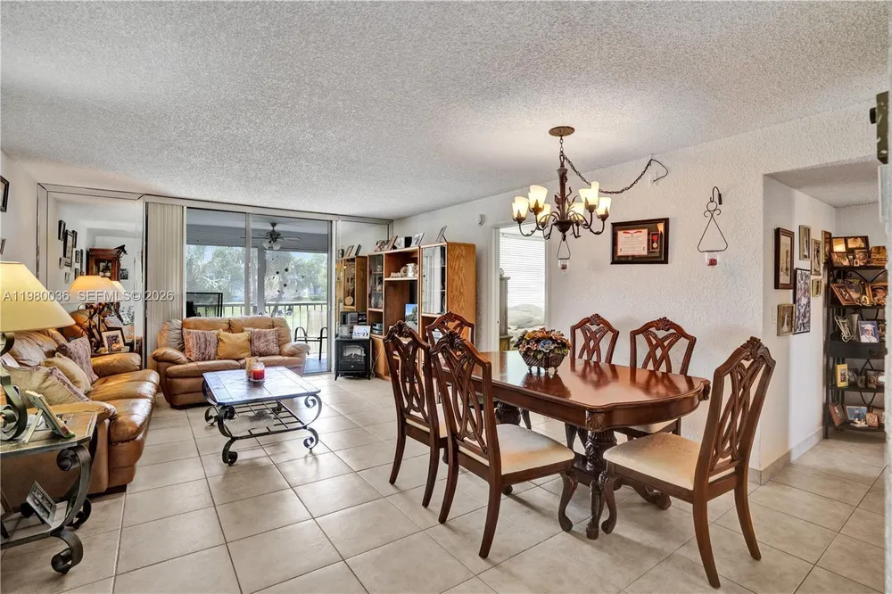 7400 NW 18th St, Margate, FL 33063