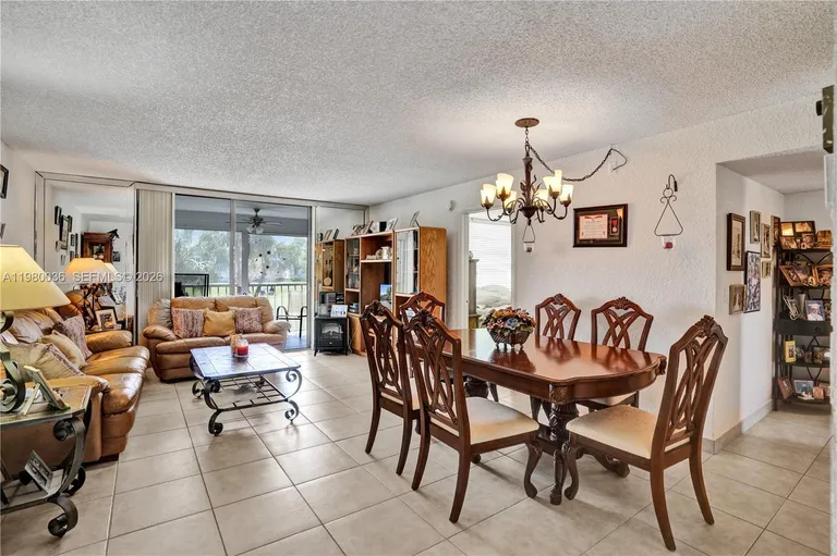 7400 NW 18th St, Margate, FL 33063