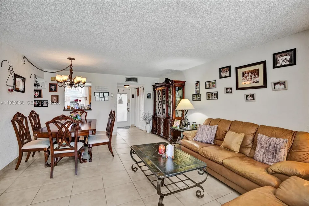 7400 NW 18th St, Margate, FL 33063