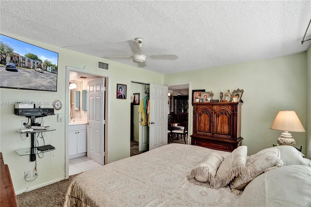 7400 NW 18th St, Margate, FL 33063