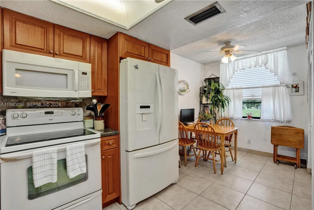 7400 NW 18th St, Margate, FL 33063