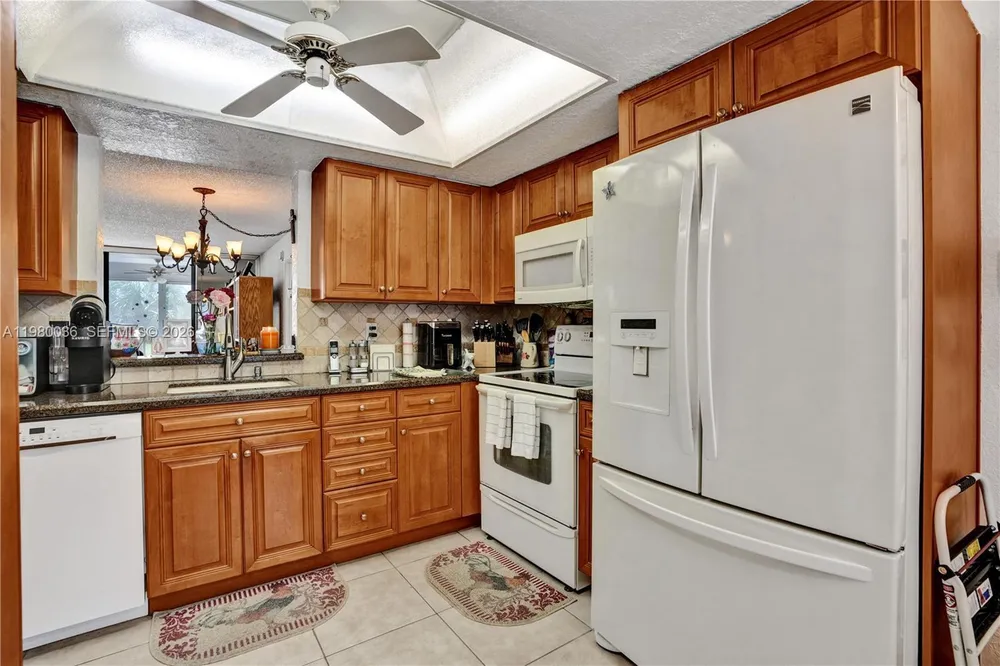 7400 NW 18th St, Margate, FL 33063